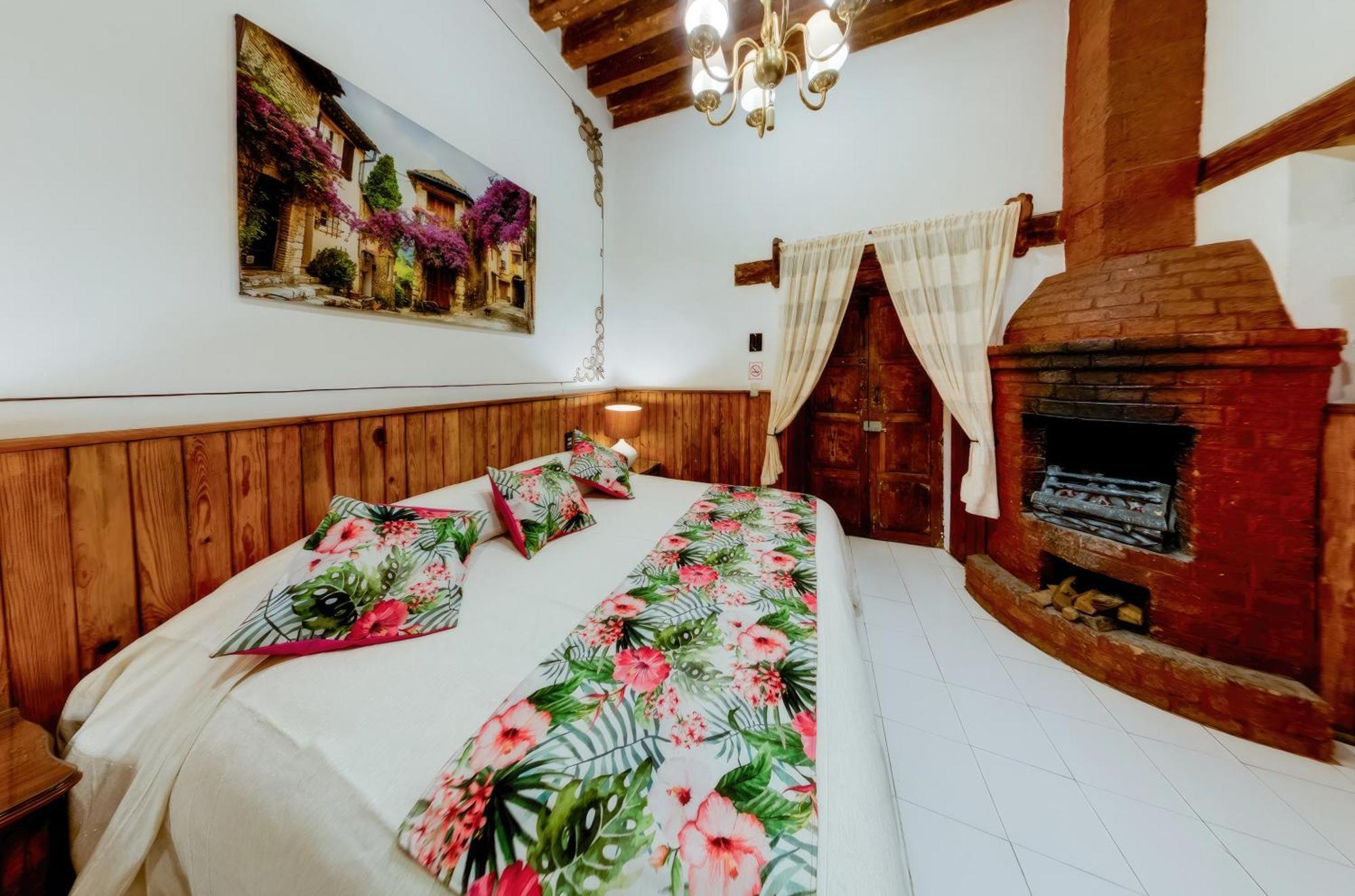 Hotel Casa Baez Patzcuaro Bagian luar foto