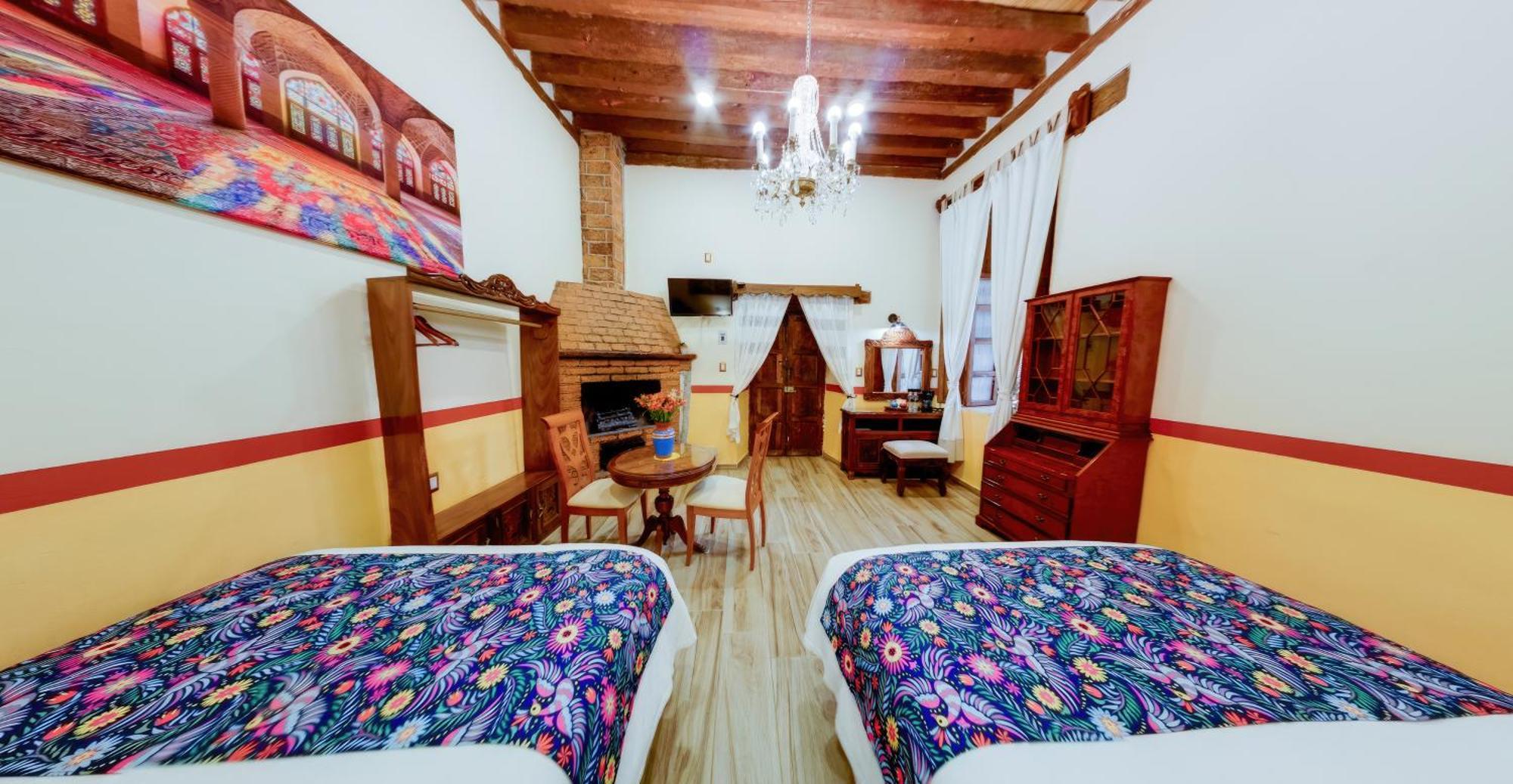 Hotel Casa Baez Patzcuaro Bagian luar foto