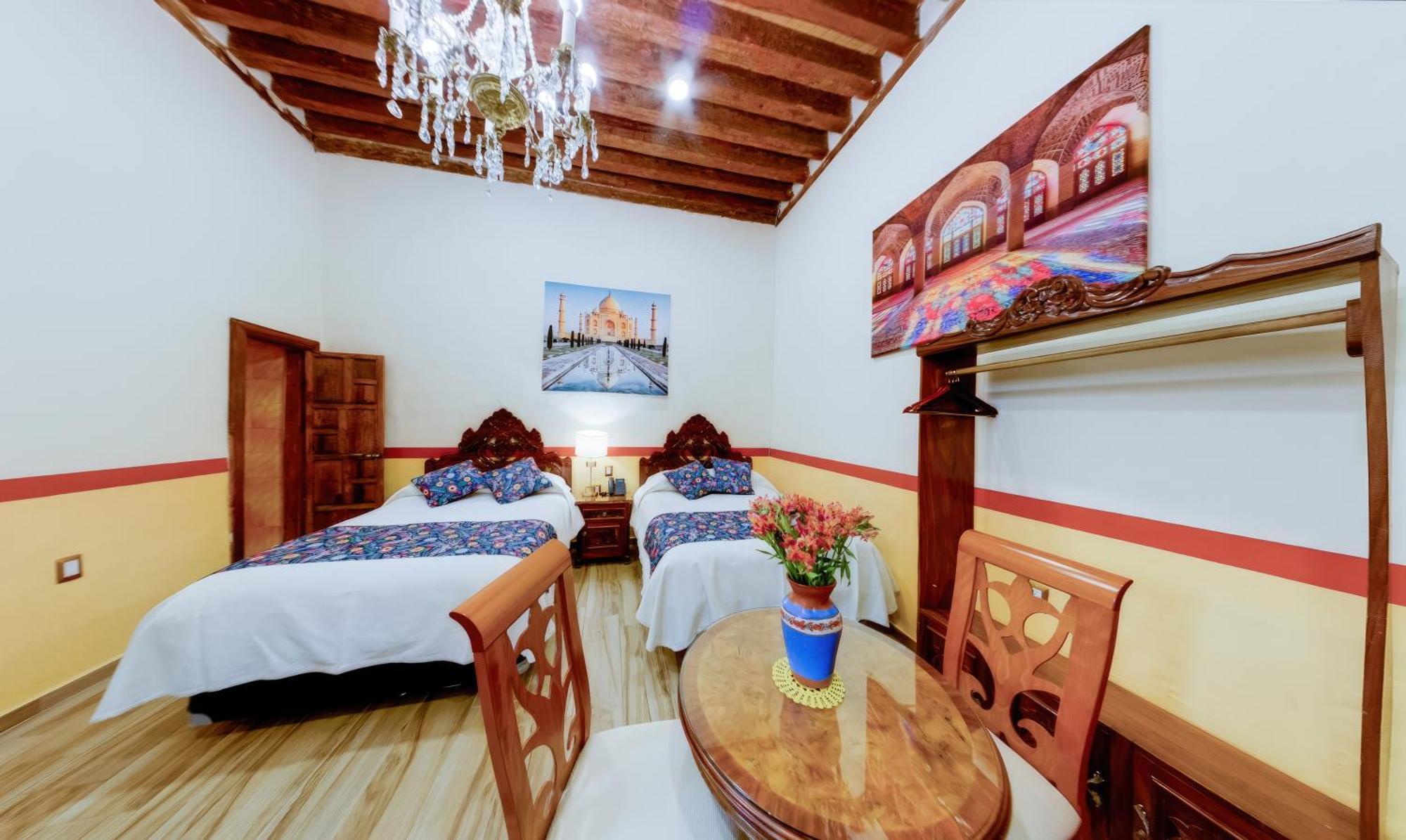 Hotel Casa Baez Patzcuaro Bagian luar foto